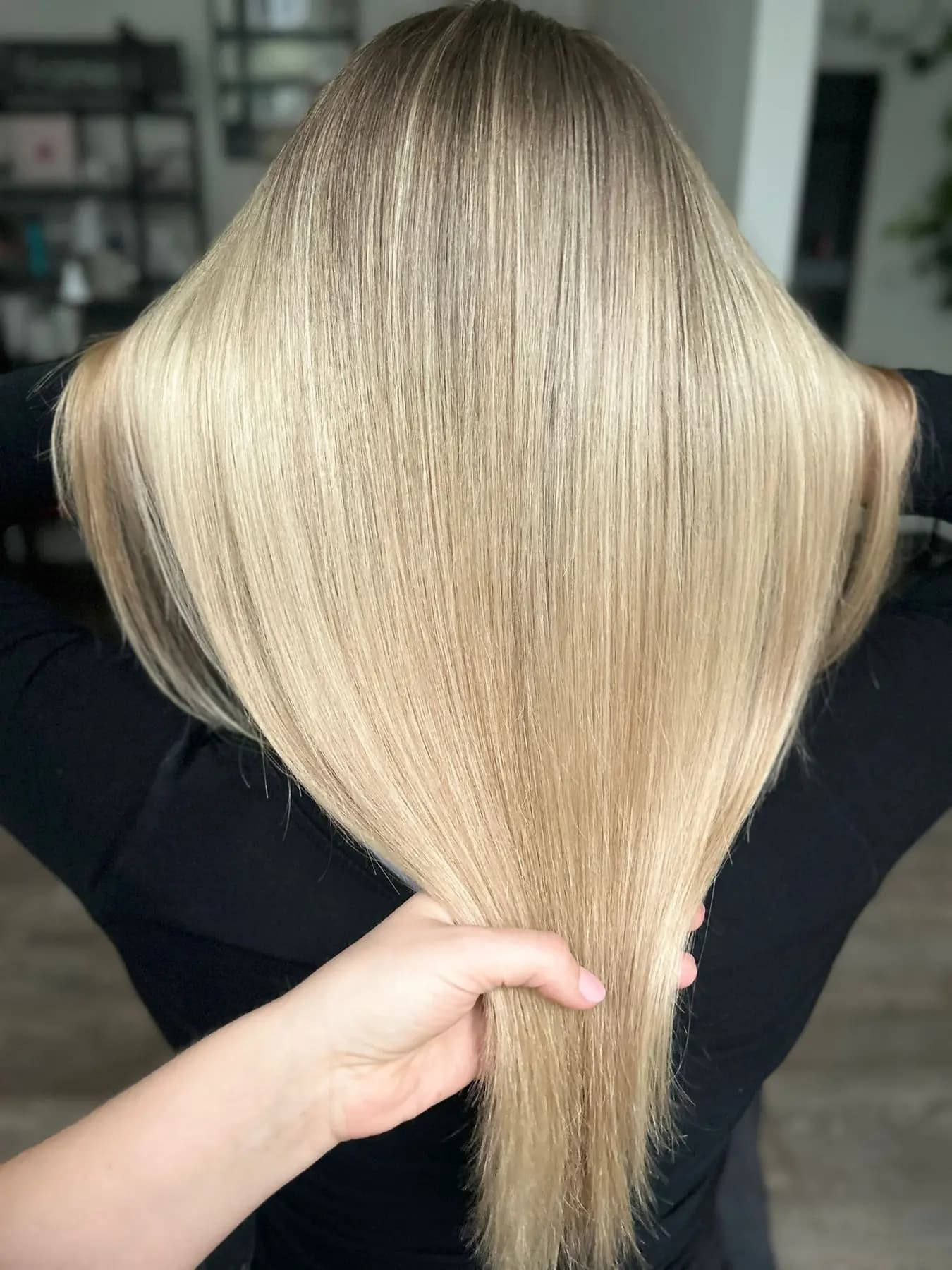 Jemná blond balayage